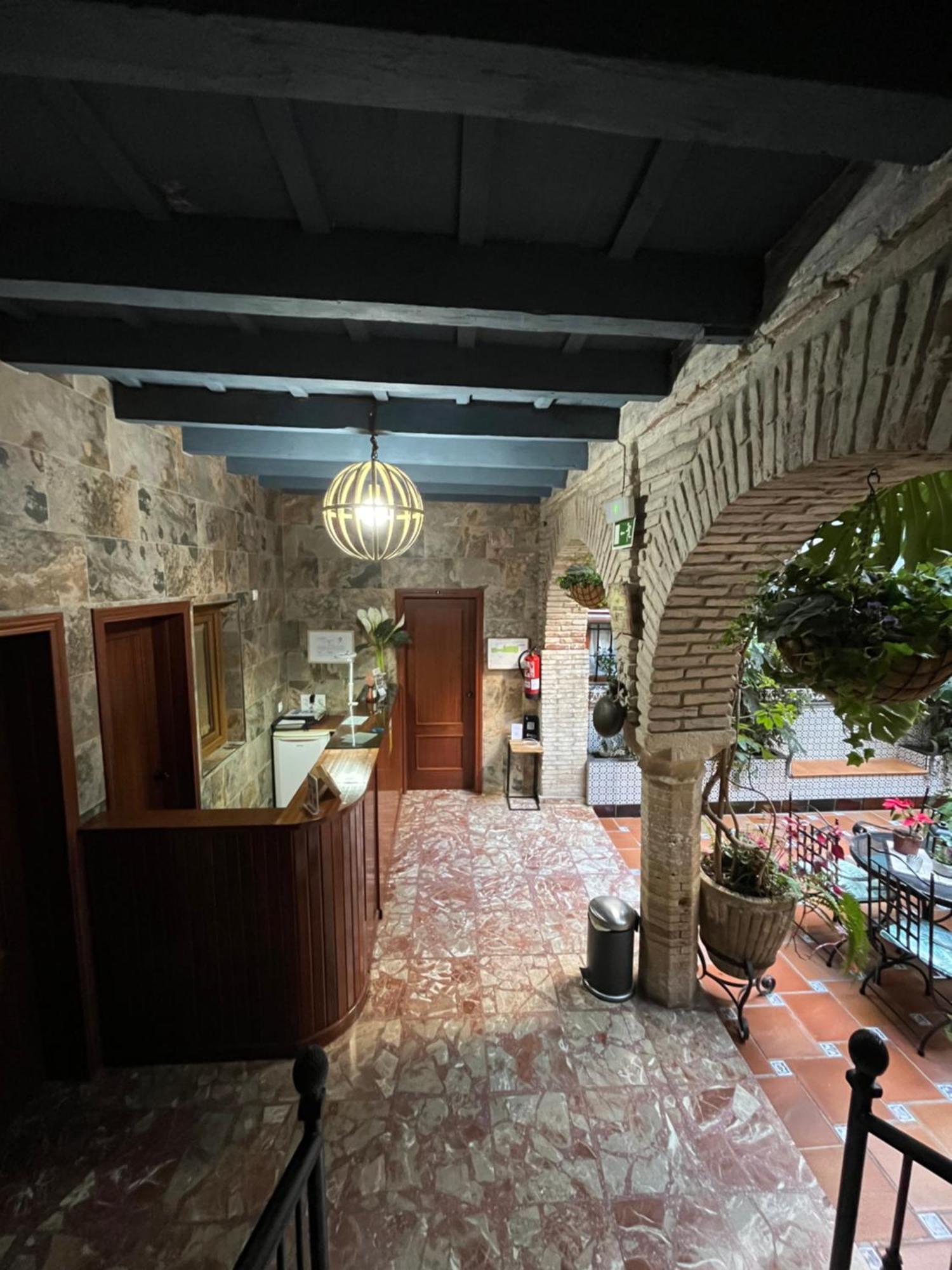 Pension Los Arcos กอร์โดบา ภายนอก รูปภาพ