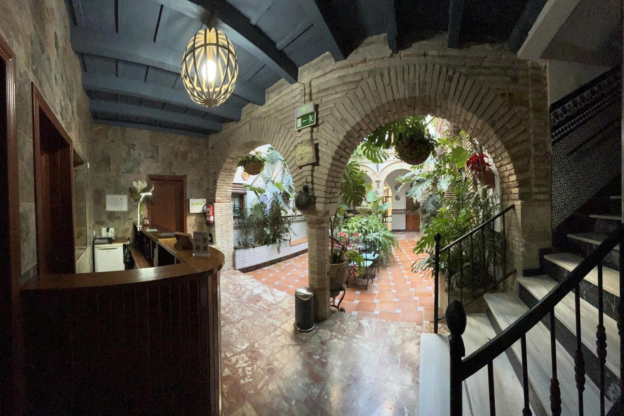 Pension Los Arcos กอร์โดบา ภายนอก รูปภาพ