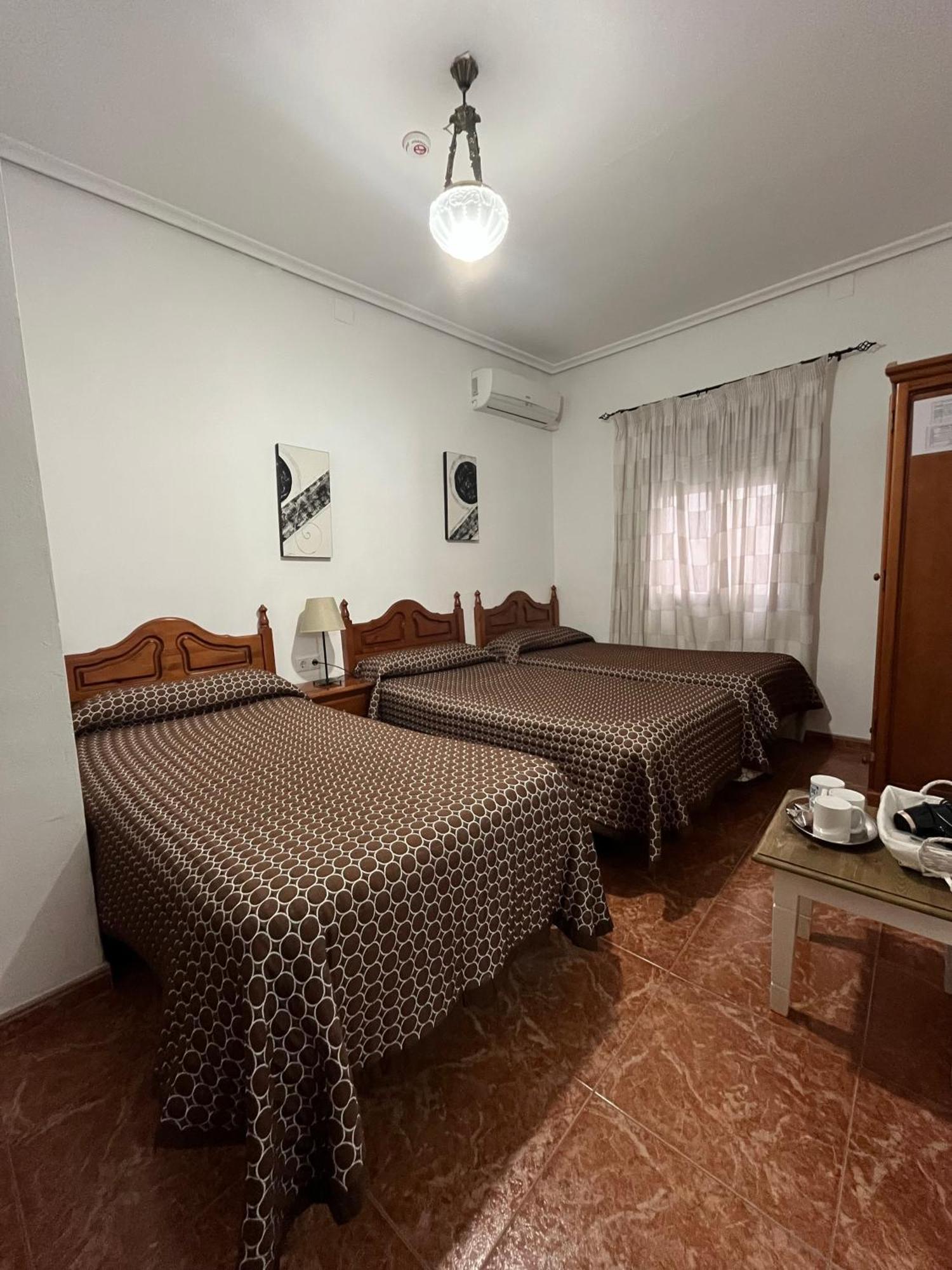 Pension Los Arcos กอร์โดบา ภายนอก รูปภาพ