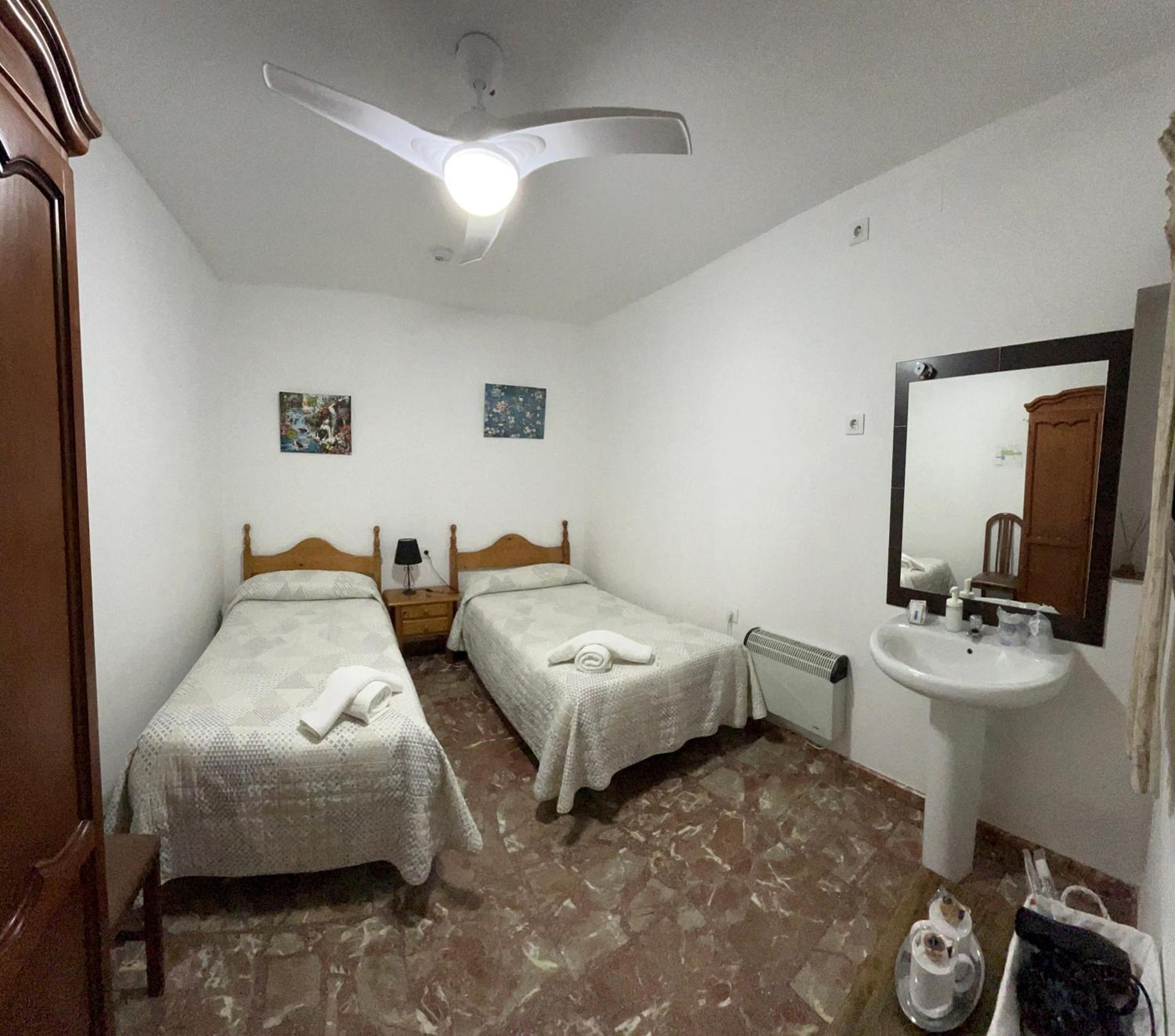 Pension Los Arcos กอร์โดบา ภายนอก รูปภาพ