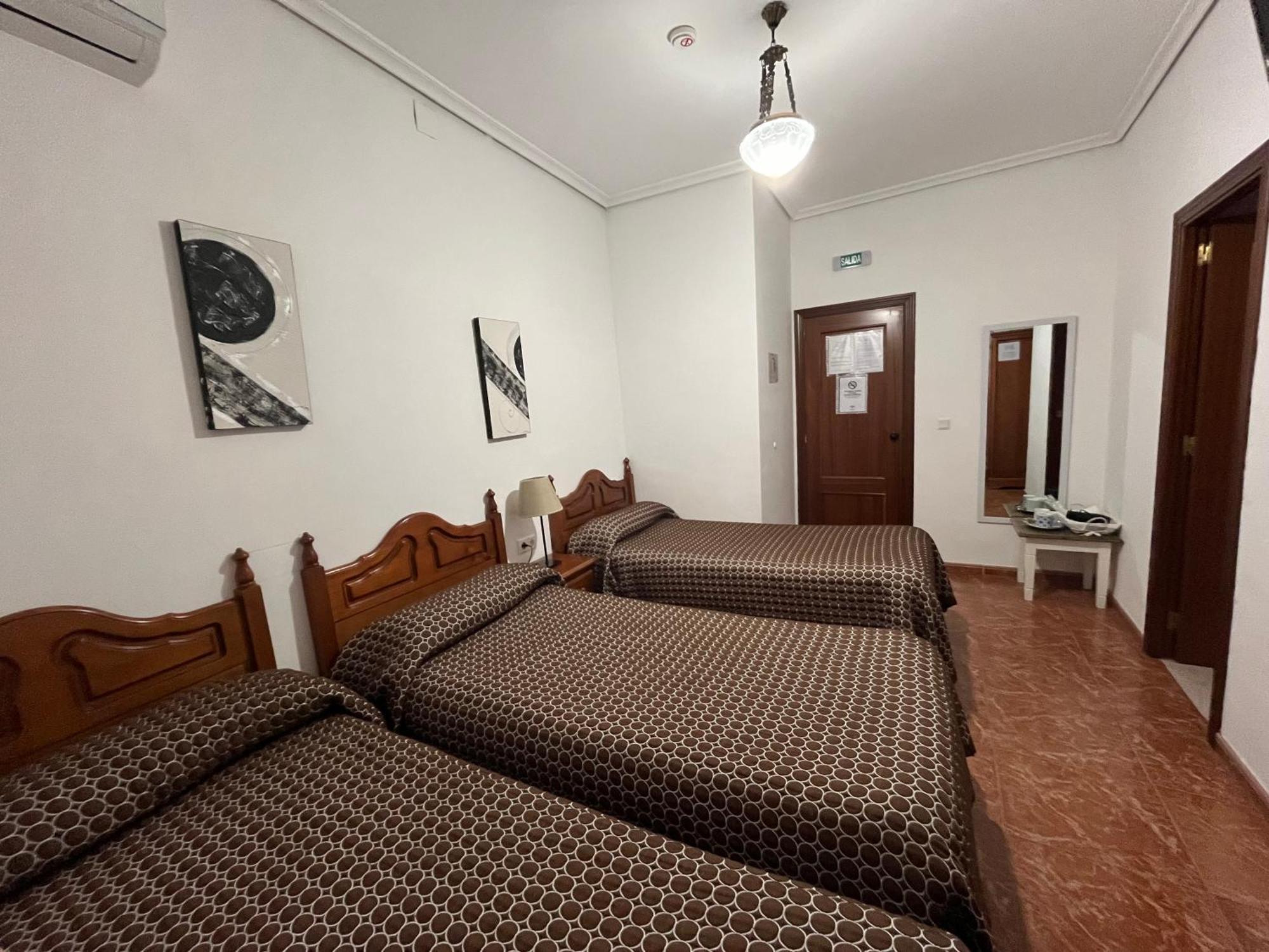 Pension Los Arcos กอร์โดบา ภายนอก รูปภาพ