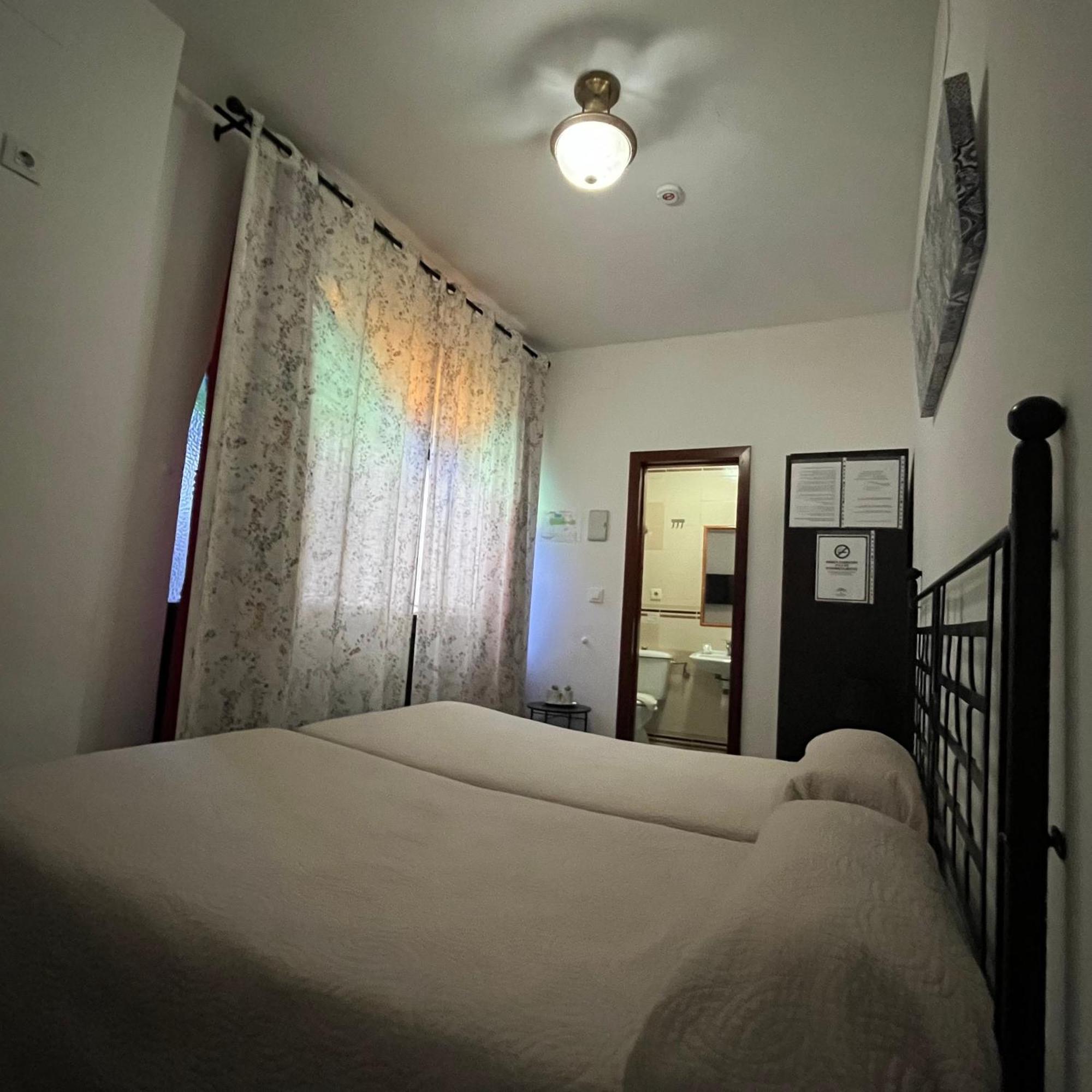 Pension Los Arcos กอร์โดบา ภายนอก รูปภาพ